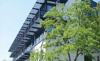Hotel Basic Living München 3*,
