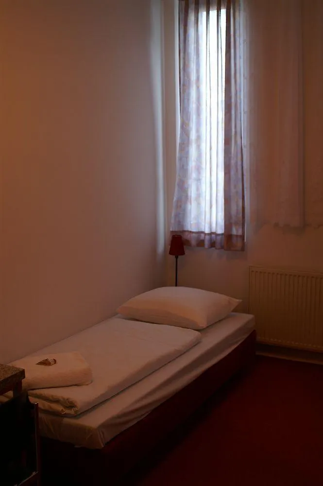 Hotel Basic Living München